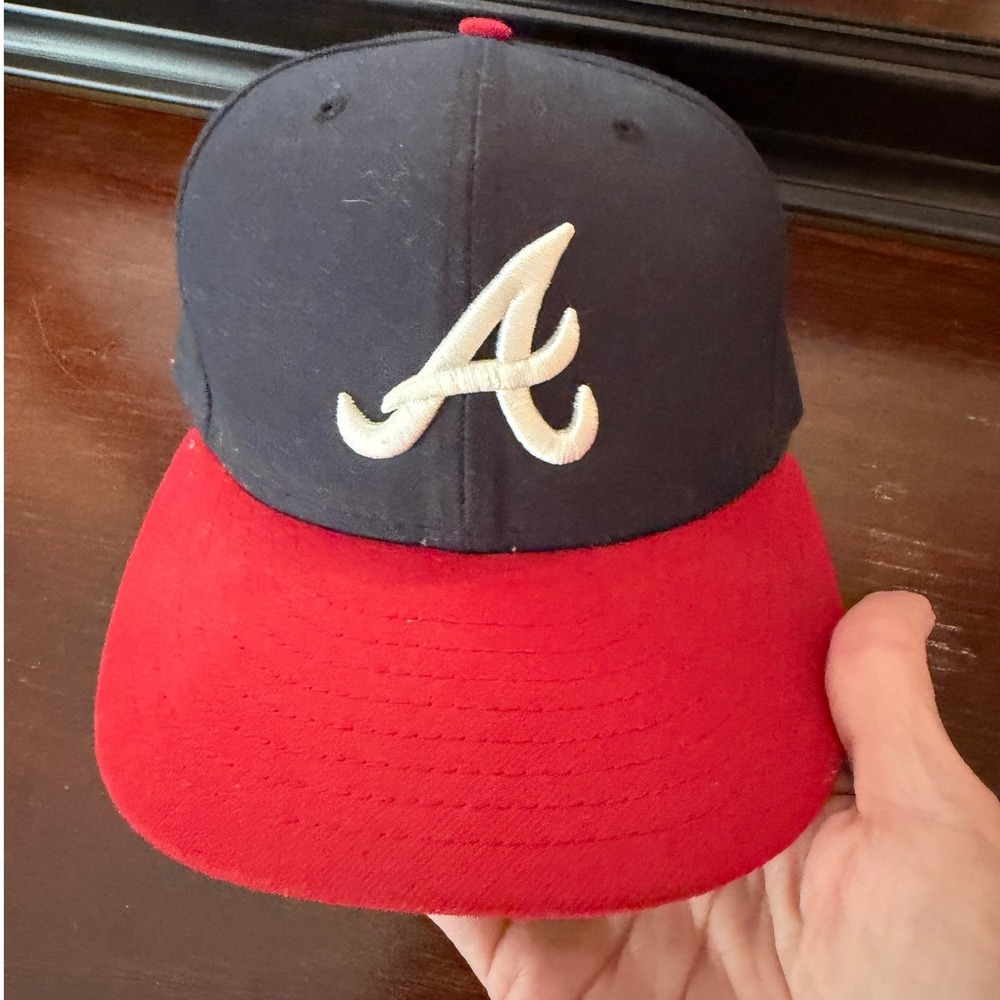 New Era Atlanta Braves Fitted Hat Men 7 1/4 Navy Red Good MLB Authentic 59FIFTY